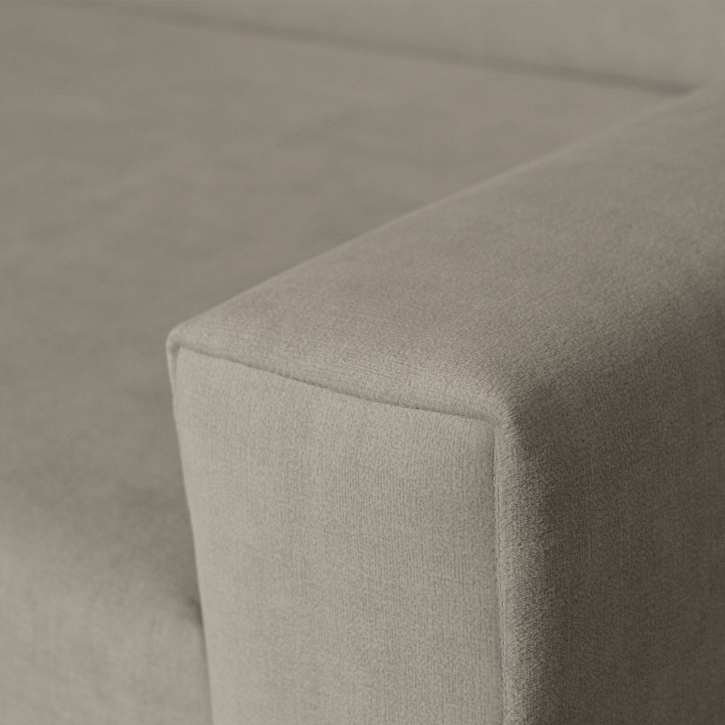 Ecksofa Vega L mit Schlaffunktion & Bettkasten – Samtstoff Best Hellbeige – Zero-Wall Design Wandbündig – L-Form Sofa Freistehend
