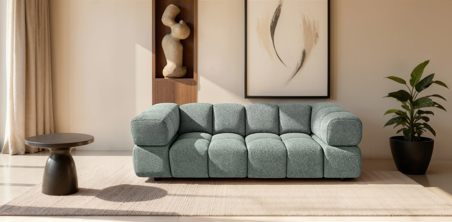 Design 3-Sitzer Sofa AVERRO 240 cm – Puente Salbeigrün 33 – Strukturstoff Premium – HR-Schaum